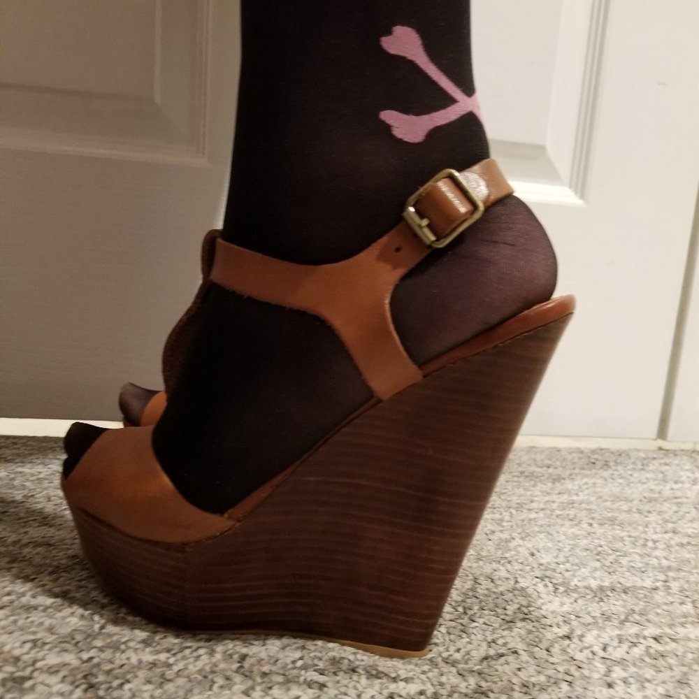 Steve Madden Bittles 6 inch plus leather platform wedge sandals